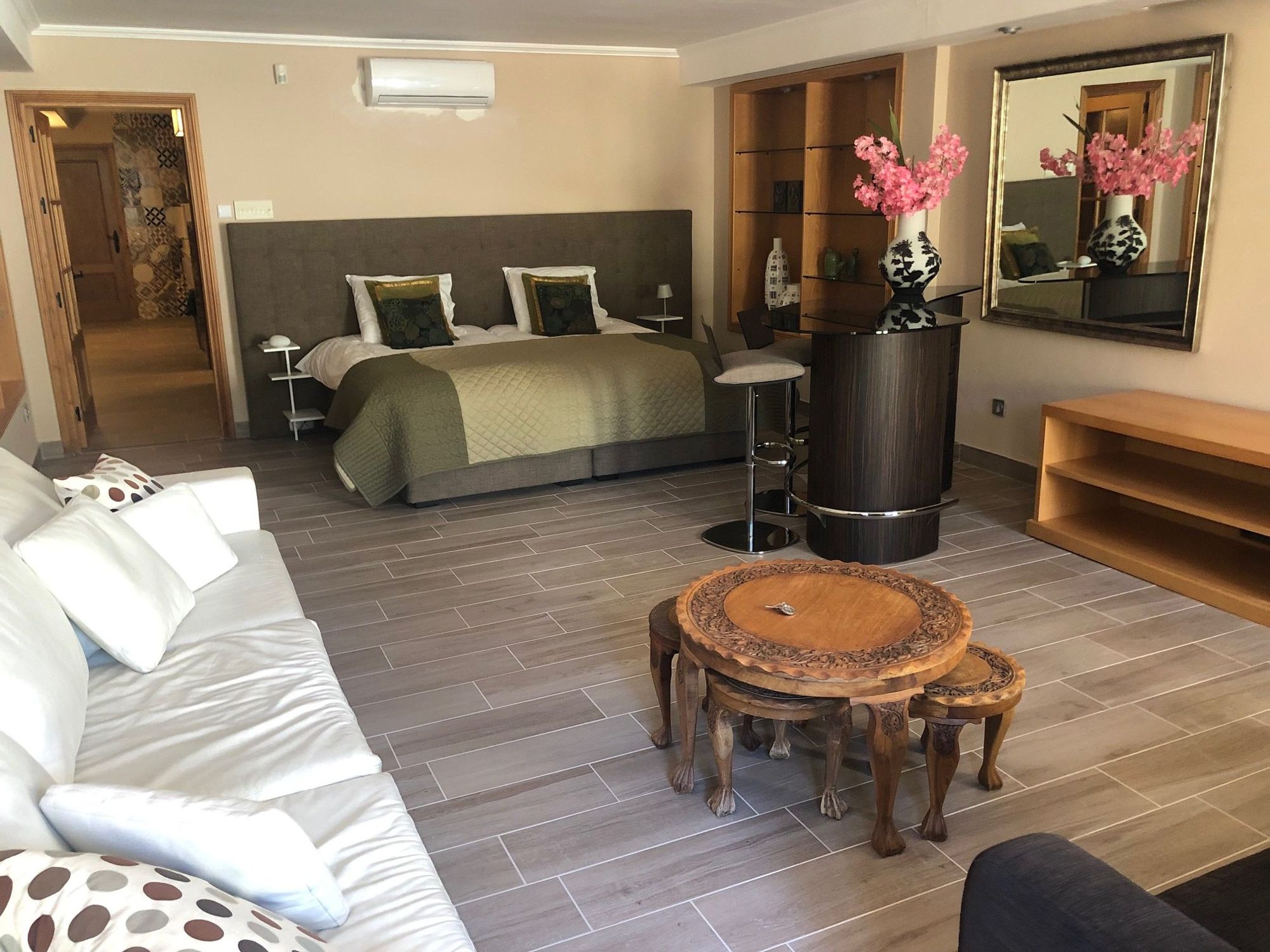 Suite 3